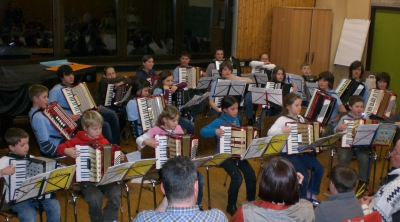 Die jungen Musiker haben den Zuhrern gezeigt, was sie am Akkordeon gelernt haben.
